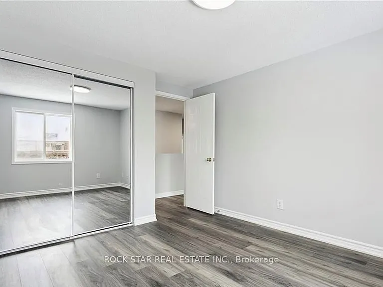 159 Henhoeffer Cres — Photo 13