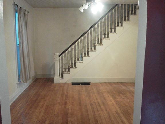 Middle Room Stairs