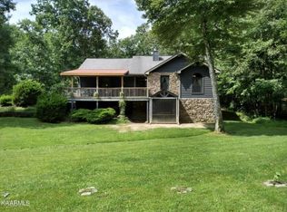 690 Peachtree Dr, Crossville, TN 38555
