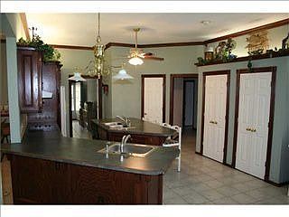 5th image of 5101 Robin Hill Ln