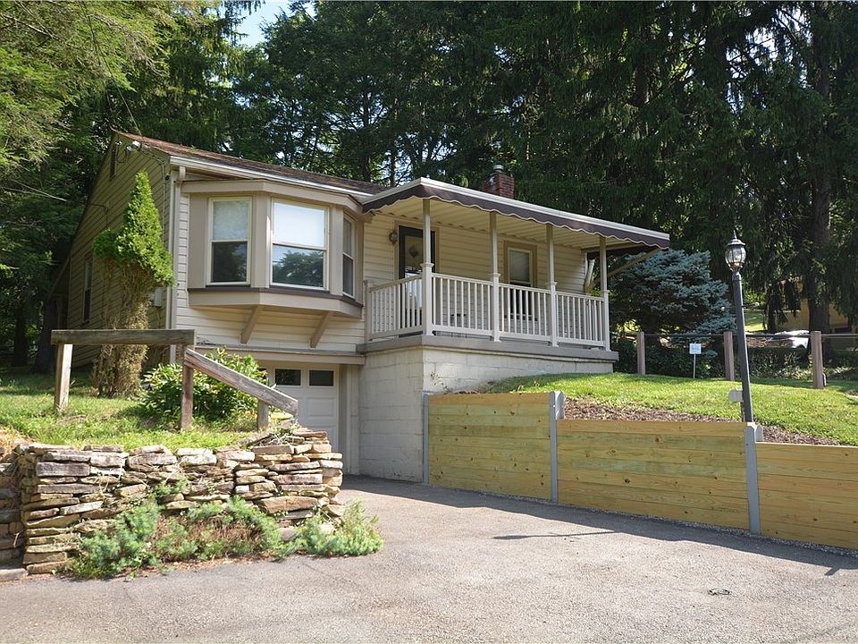 1st image of 2425 Hampton Ave