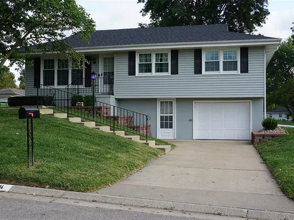 3314 Grandview Dr, Saint Joseph, MO 64503