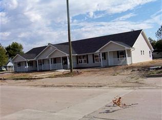 104 S Washington St, Hillsboro, KS 67063