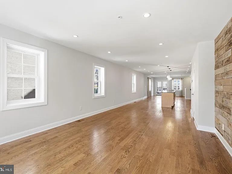 1820 Independence Ave SE #1 — Photo 12