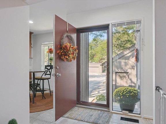 4th image of 4 Eastbury Ct