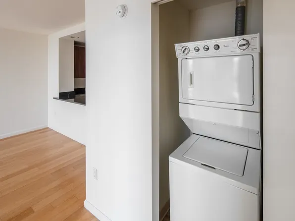 343 Gold Street image 9 of 35