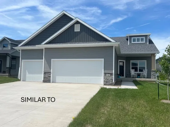 558 SE Hollow Ct, West Des Moines, IA 50265