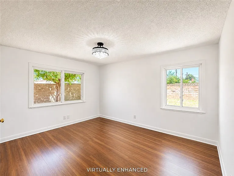 20355 Itasca St — Photo 14