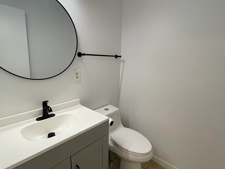 2701 NE 10th St #307 — Photo 9