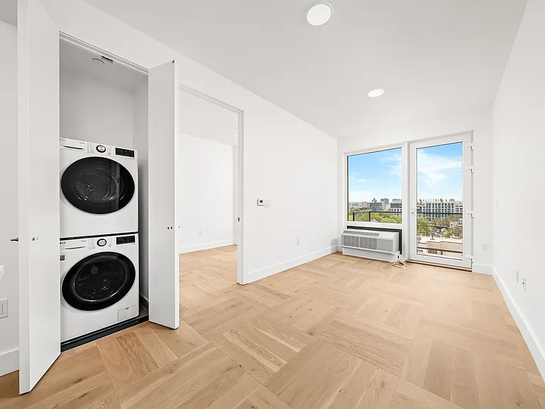 526 Baltic St #2E — Photo 7