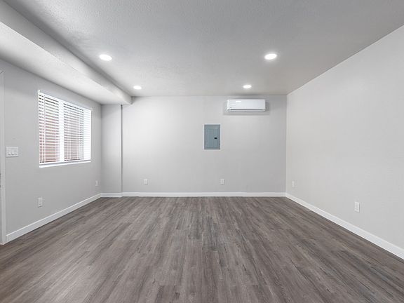 3rd image of 2856 Franklin Ave #A