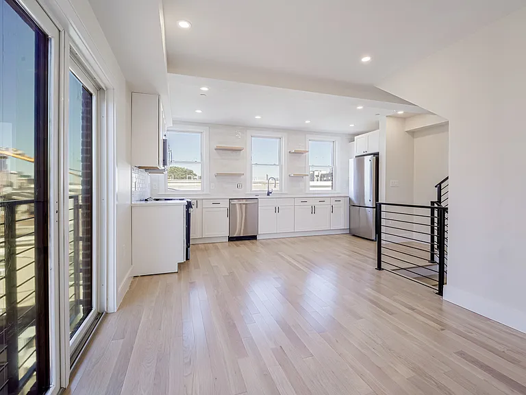59 Gove St #4 — Photo 2