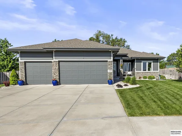 2208 N 188th Ter, Elkhorn, NE 68022