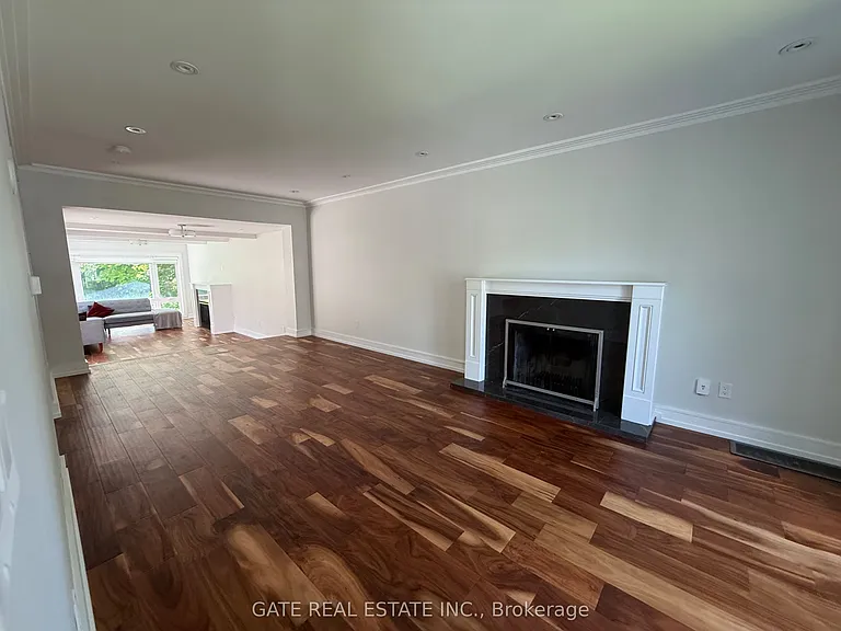 88 Lawrence Ave — Photo 6