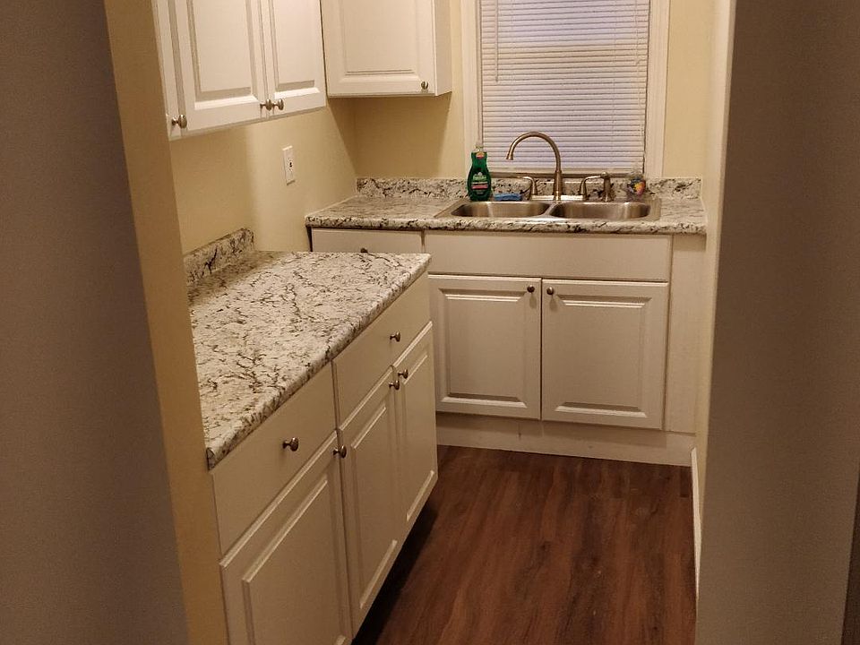 2nd image of 286 Sayles Ave Floor 3