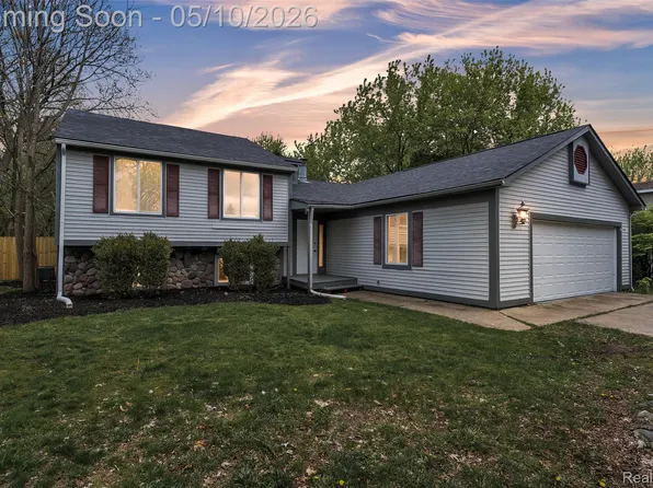 854 Estes Ct, Waterford, MI 48327