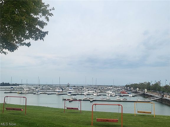 3rd image of 150 Lakeside Ave