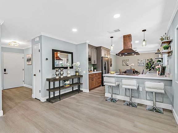 3rd image of 179 Olympic Cir