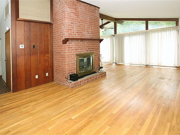 3rd image of 3006 Bardona Cir