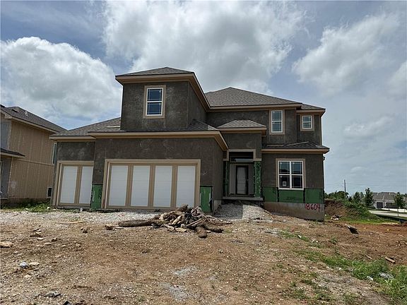 4th image of 18604 Mohawk Ln