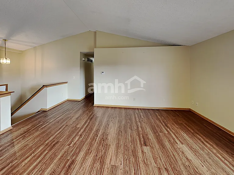 6811 Magdalena Ln — Photo 7
