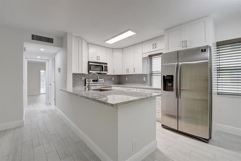 1st image of 6 Burgundy Dr #A