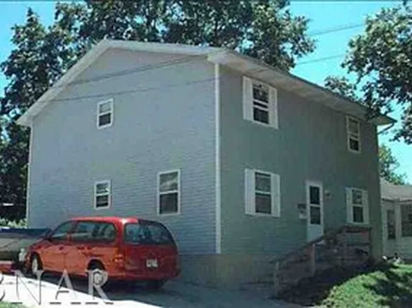 210 W Division St, Bloomington, IL 61701