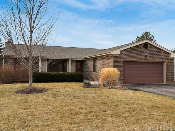 39979 N Fairway Dr, Antioch, IL 60002