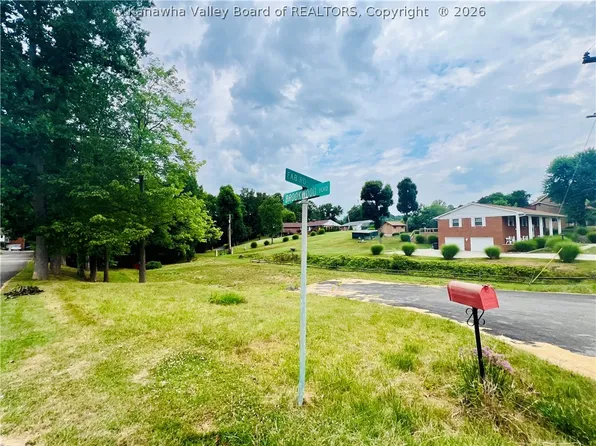 78 Brookwood Blvd, Charleston, WV 25302