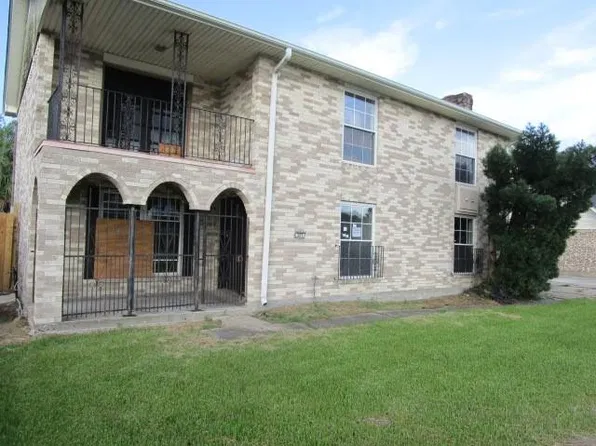 327 Terry Pkwy, Gretna, LA 70056