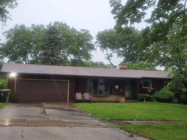 1406 Arrowood Dr, Madison, WI 53704