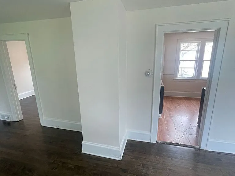 3340 N 44th St — Photo 2