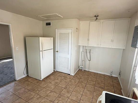 4th image of 1316 Harrison Rd
