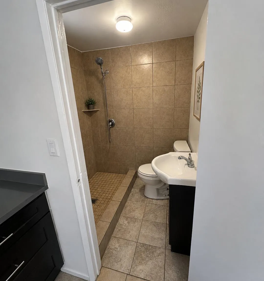 1 bed, 1100 sqft, $1,900 — Photo 4