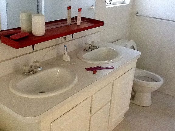 Master bath w stall shower