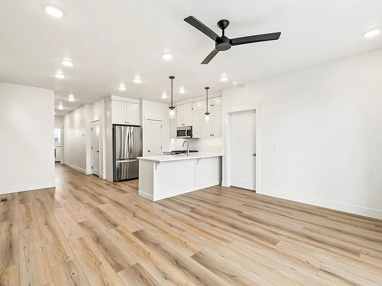 319 N Sauer River Ln — Photo 16