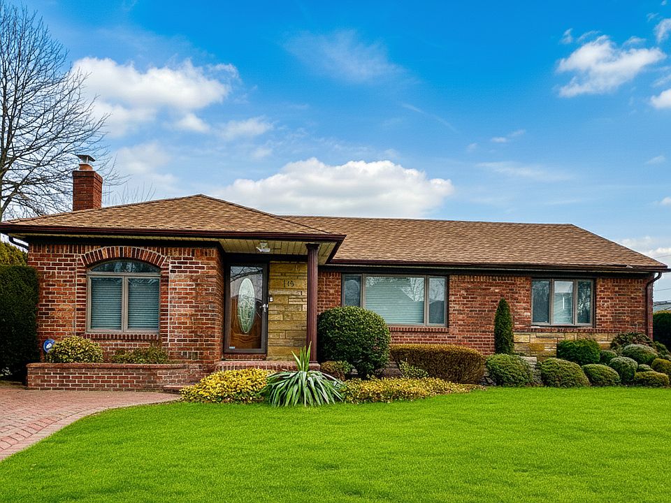 1st image of 23 Center Dr