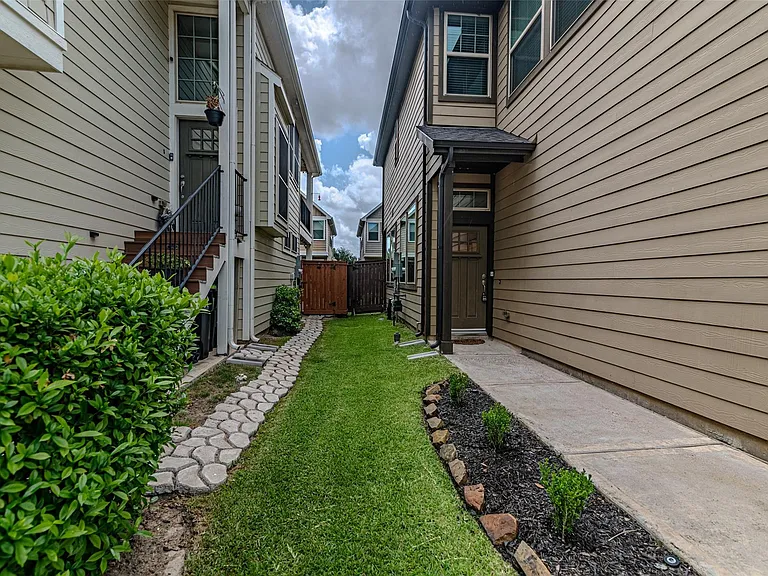 5543 Purple Meadow Ln — Photo 4