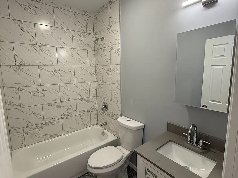 1512 S Karlov Ave #1B — Photo 7