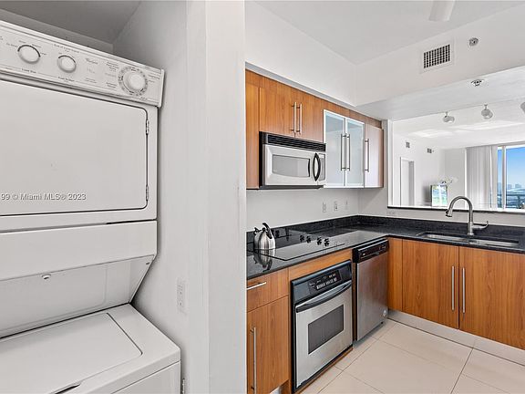 5th image of 335 Biscayne Blvd #1112