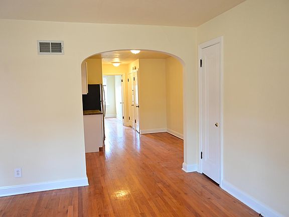 5th image of 6627 Devonshire Ave #1E
