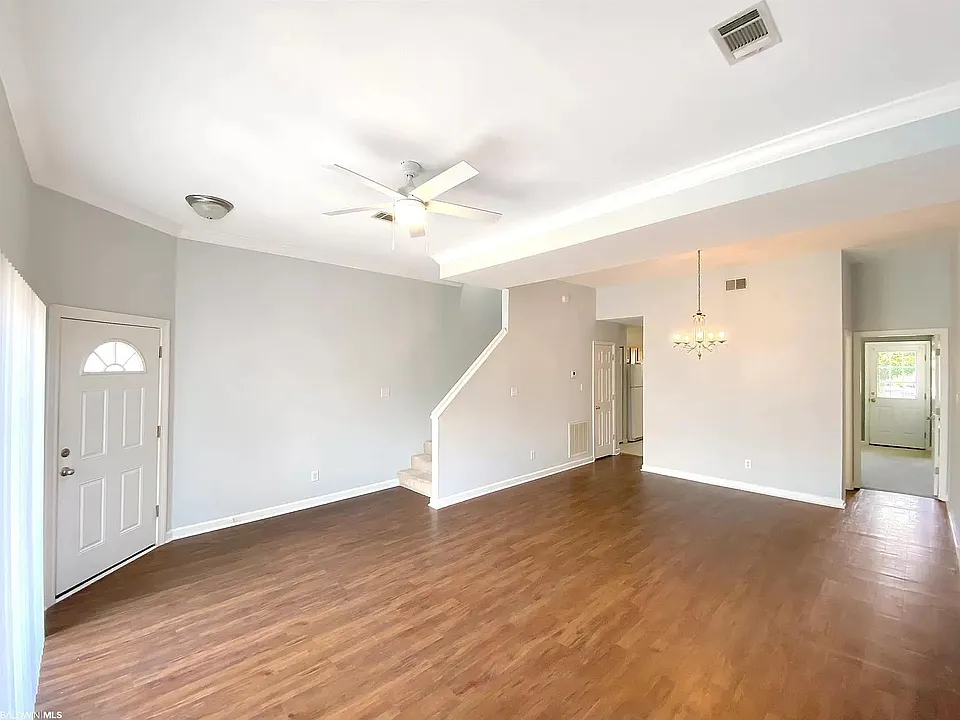 4 Yacht Club Dr #9