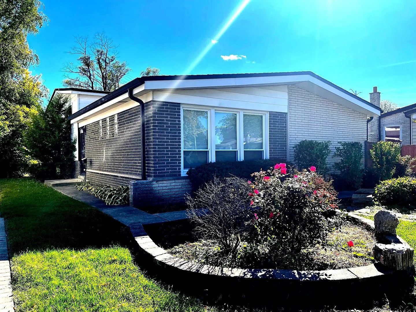 9831 N Robin Rd photo 1