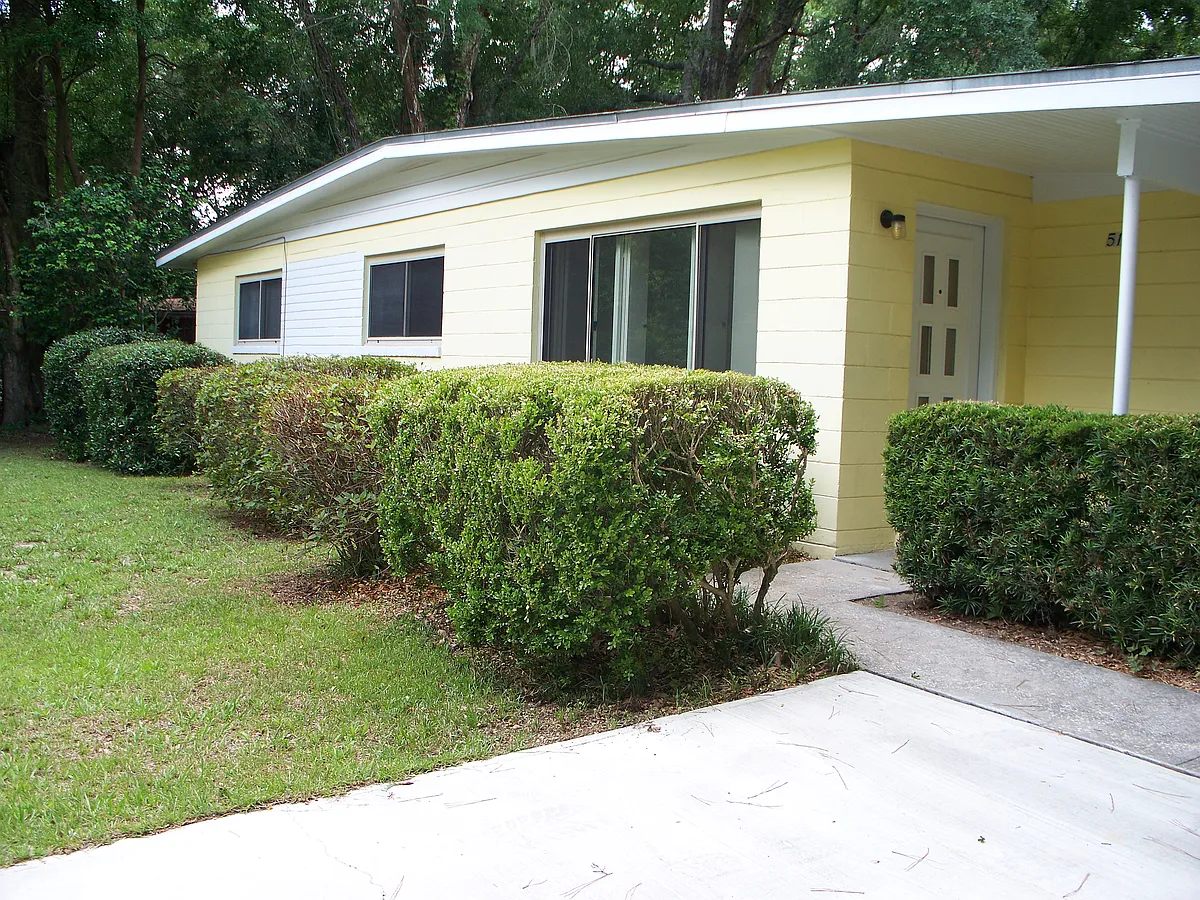 Building Photo - 518 NW 34th Dr