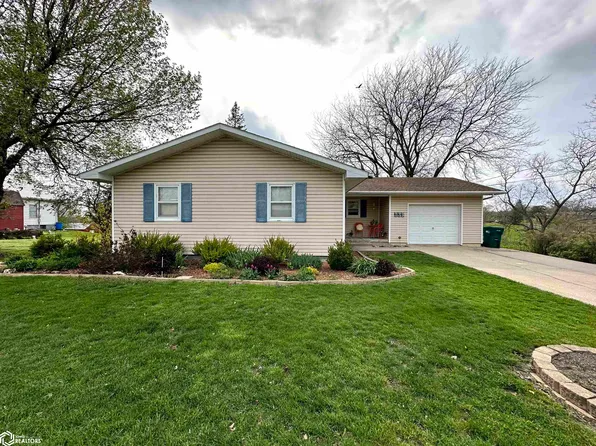 223 N 17th St, Chariton, IA 50049