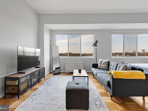 3rd image of 10401 Grosvenor Pl APT 1505