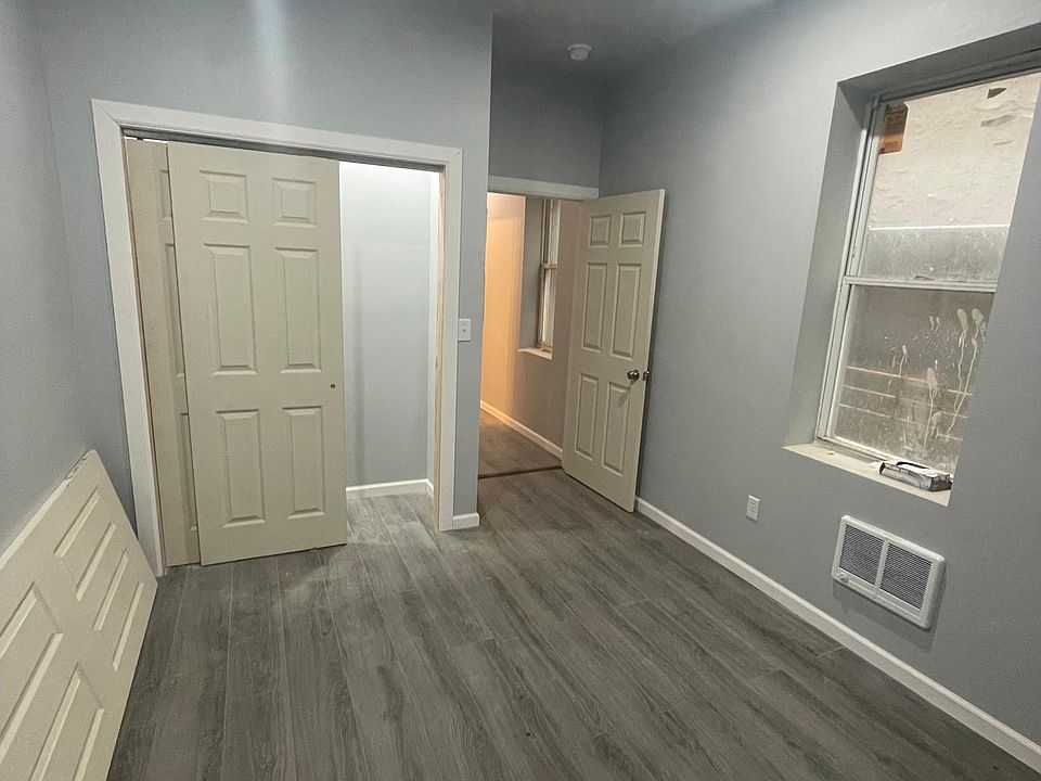 2nd image of 908 W Cambria St #1