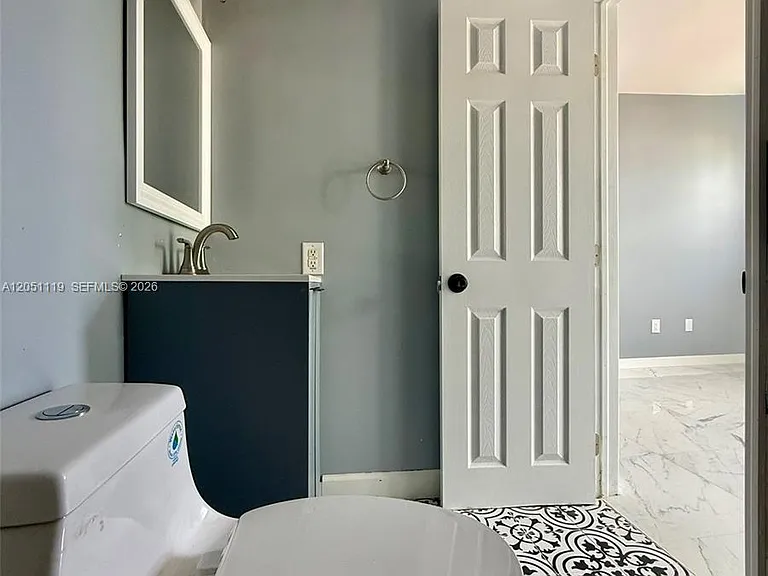 1027 Pennsylvania Ave #302 — Photo 15