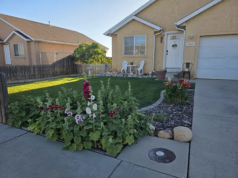 1465 N North Cedar Blvd — Photo 1