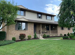 1631 Silver Lake Dr, Centerville, OH 45458